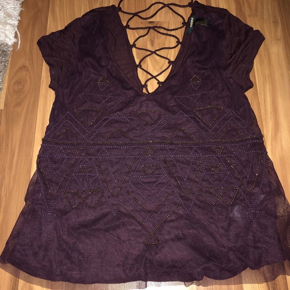 Detailed purple top never worn - Picture 1 of 2